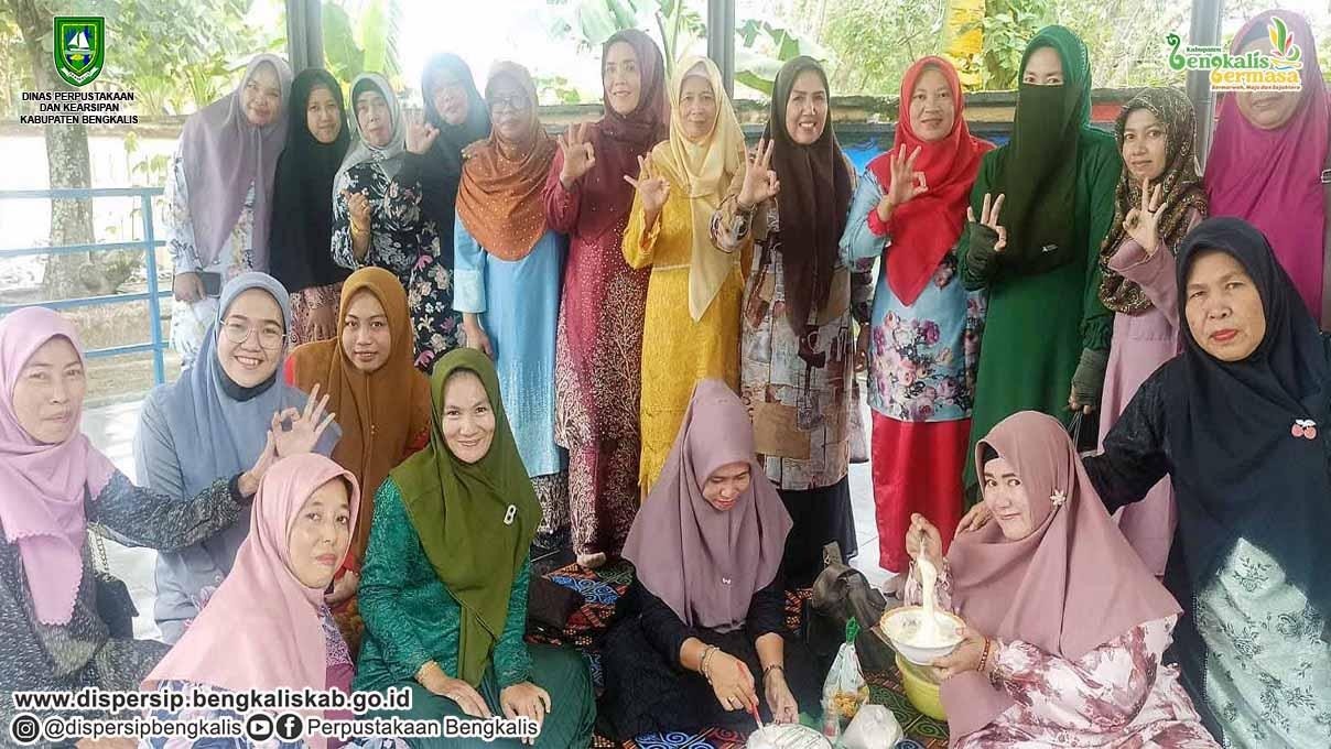 Pelatihan Membuat Kue Bolu Cermai oleh Dipersip Bengkalis