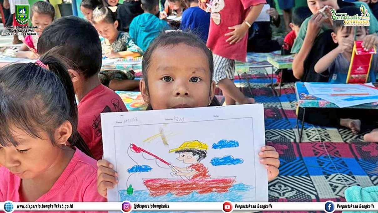 Kunjungan Literasi Dipersip Bengkalis ke Kelompok Bermain Cinta Bunda Desa Berancah