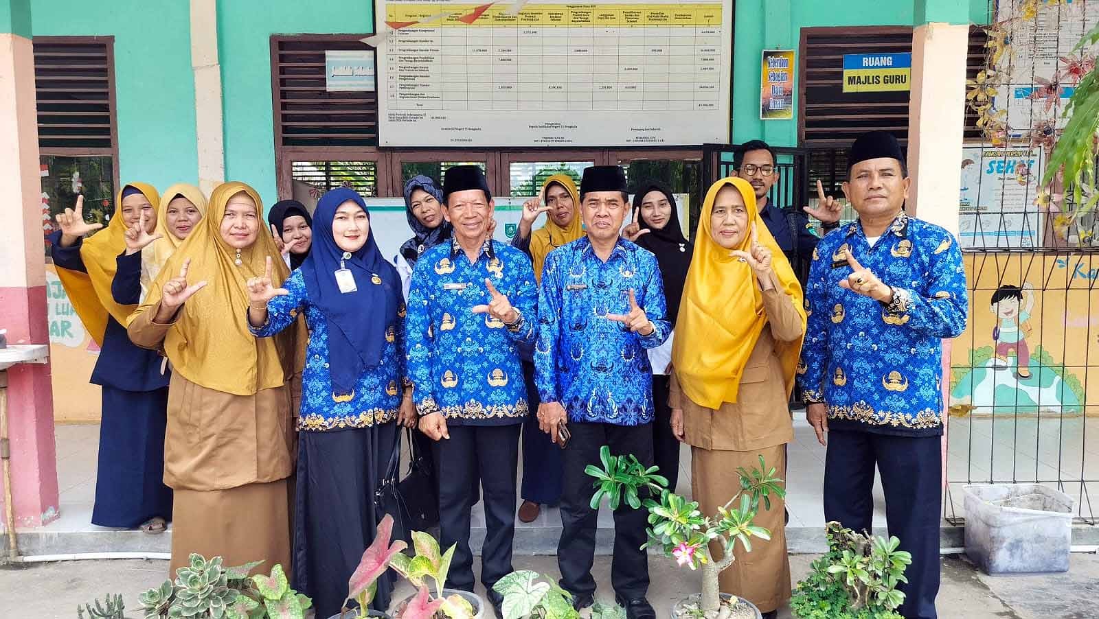 Pembinaan Perpustakaan SDN 11 Kelapapati oleh Dispersip Kabupaten Bengkalis