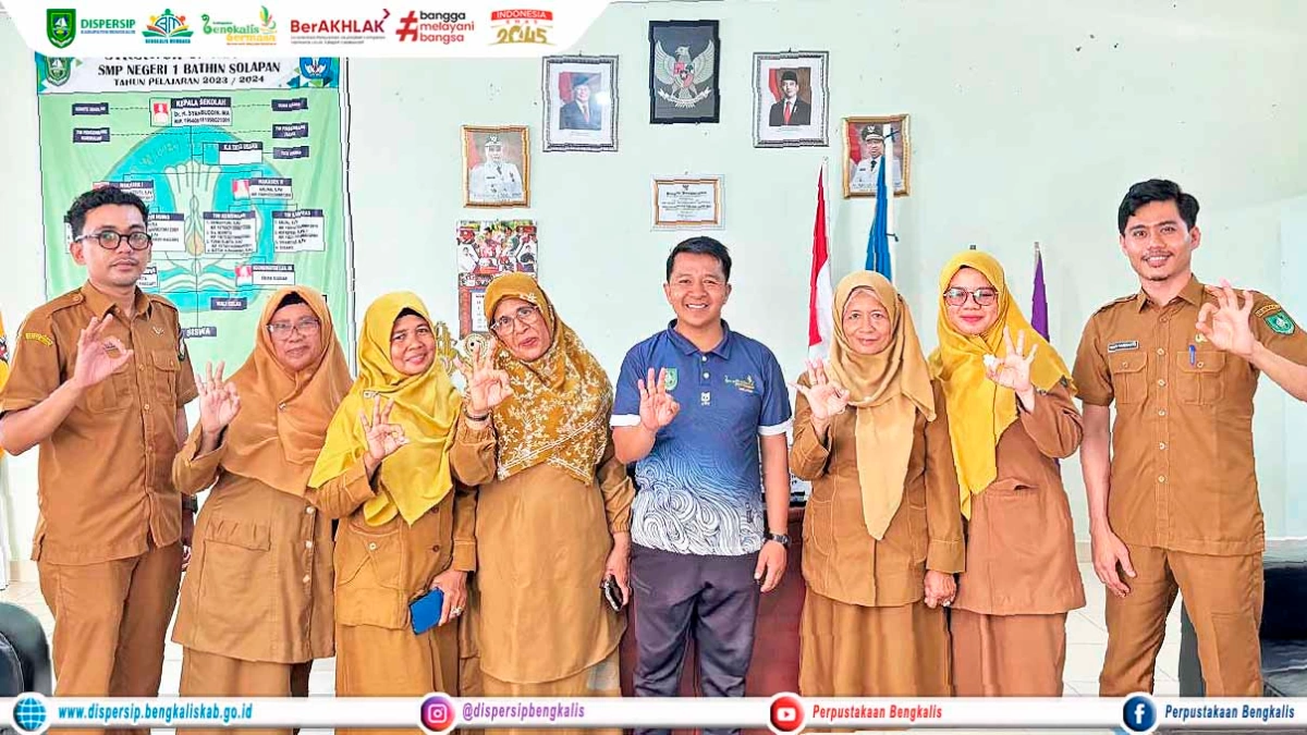 Pembinaan Penyelenggaraan Perpustakaan SMPN 1 Bathin Solapan oleh Dispersip Bengkalis
