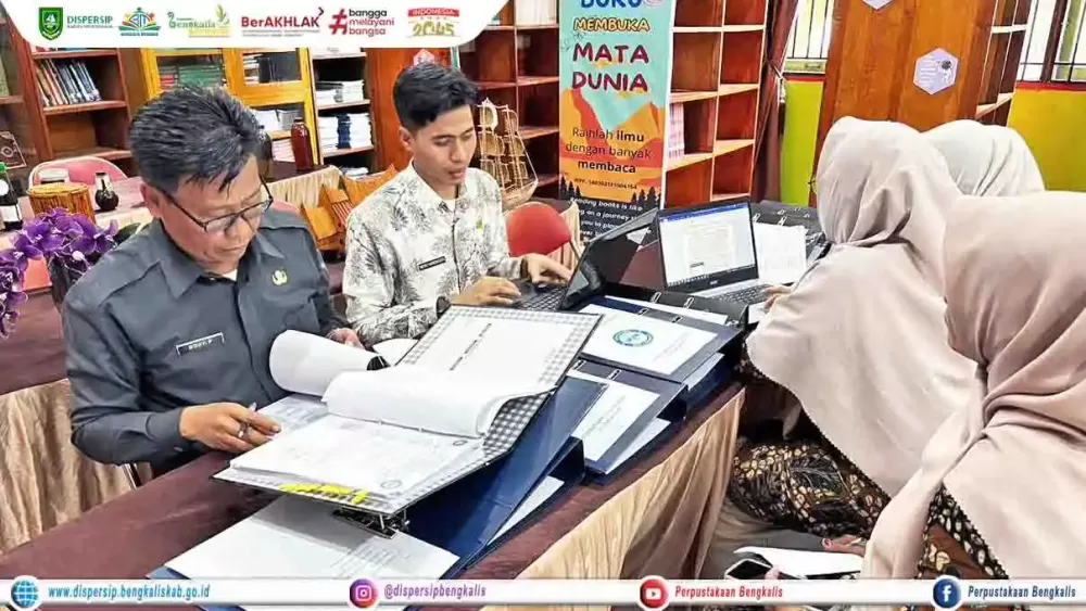 Visitasi Akreditasi di Perpustakaan Cakrawala Ilmu SMAN 1 Bantan oleh Tim Asesor Perpustakaan Nasional RI