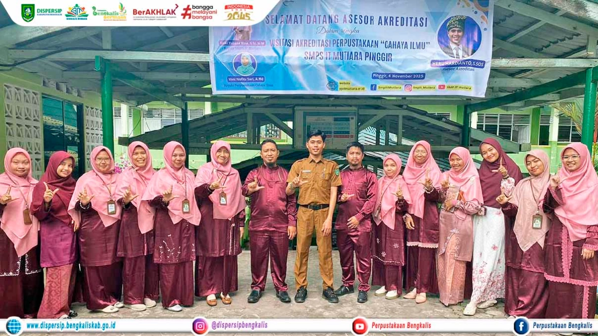 Visitasi Akreditasi Perpustakaan Cahaya Ilmu SMPS IT Mutiara Pinggir
