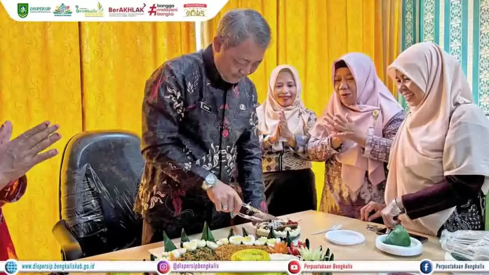 Keluarga Besar Dispersip Kabupaten Bengkalis Ucapkan Yaumul Milad kepada Kadispersip