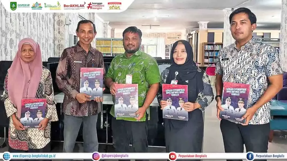 Dispersip Bengkalis Terima Buku Hibah dari Diskominfotik Bengkalis