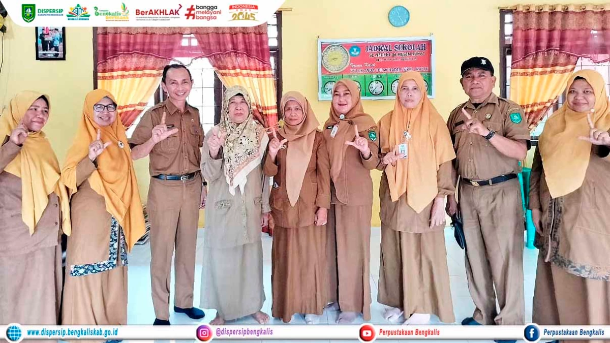 Pembinaan Perpustakaan SDN 8 Kecamatan Rupat oleh Dispersip Bengkalis