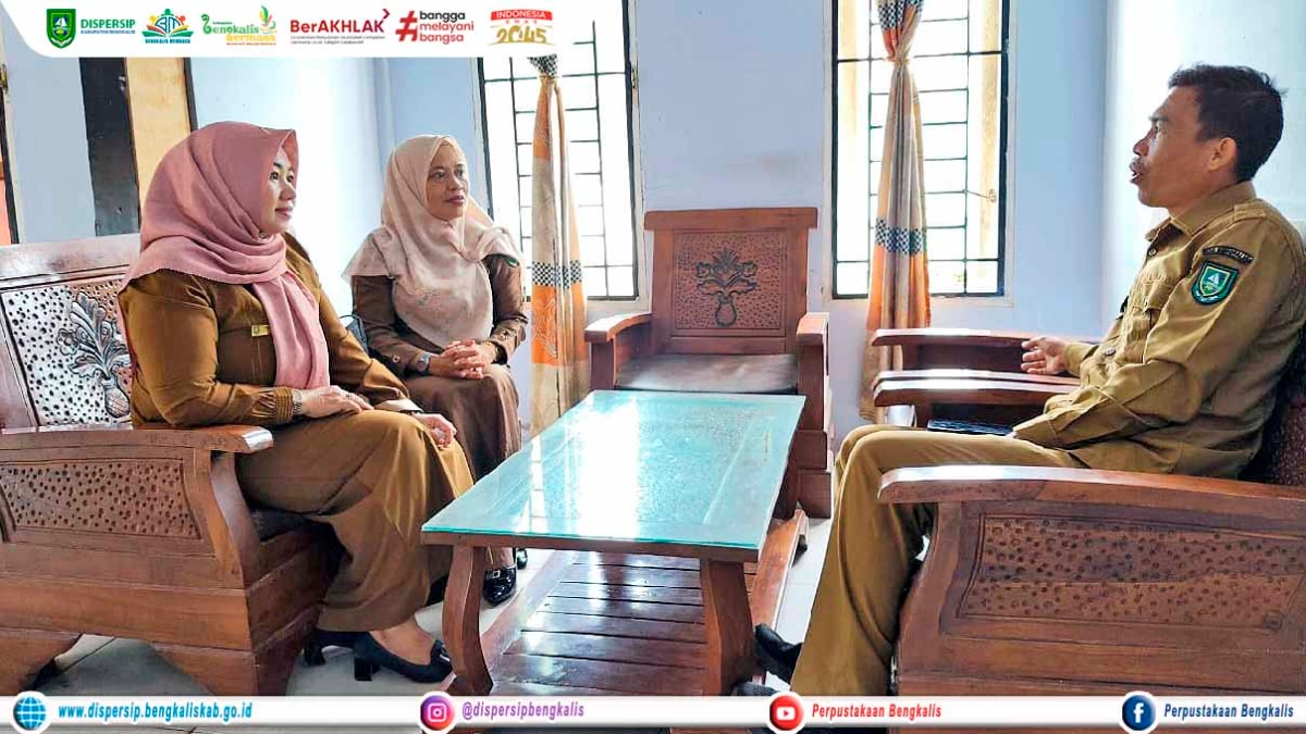 Penelusuran Naskah Kuno di Desa Sekodi oleh Dispersip Bengkalis